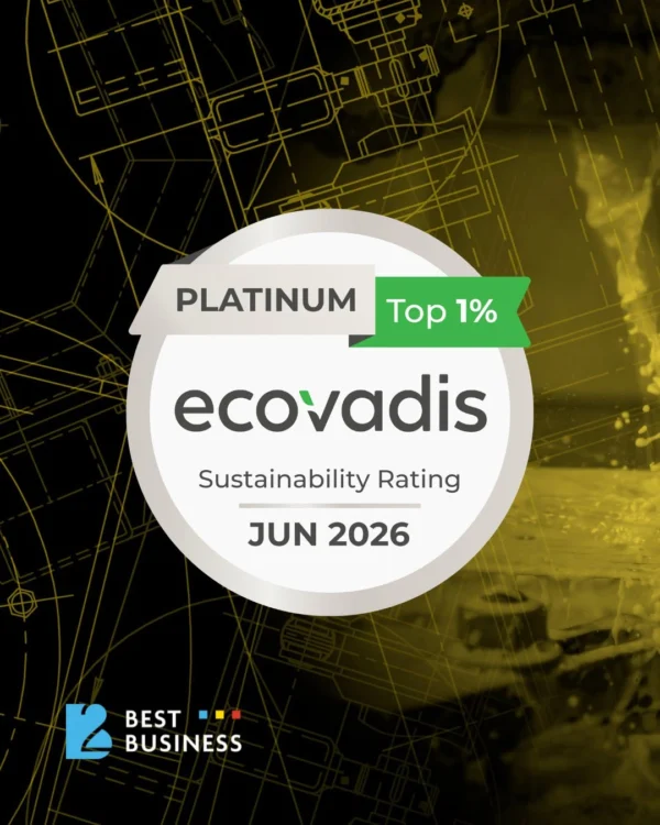 Ett cirkulärt märke med texten "PLATINUM Top 1%" och "ecovadis" i centrum, omgiven av information om hållbarhetsbetyget. Under står "Sustainability Rating JUN 2026". I nedre hörnet finns en logotyp med texten "Best Business". Bakgrunden visar tekniska ritningar i svarta och gula nyanser.